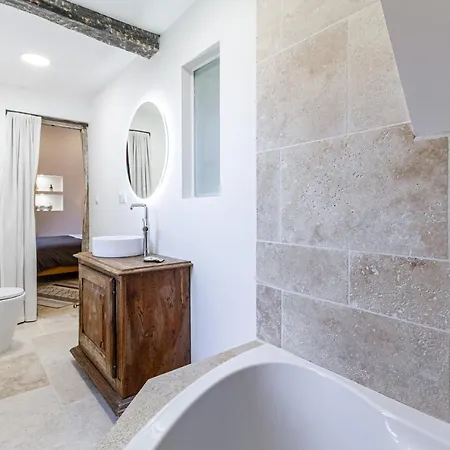 Du Couvent, Aux Paons