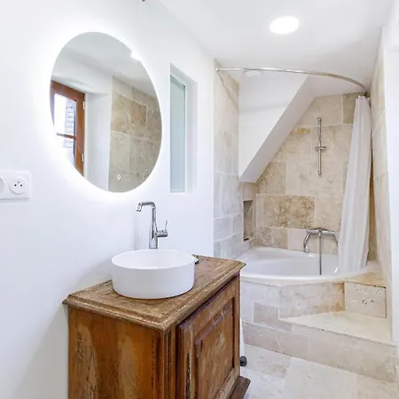 Frühstückspension Du Couvent, Aux Paons Giroussens