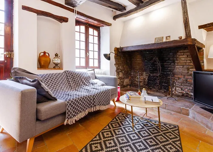 Bed & Breakfast Du Couvent, Aux Paons Giroussens